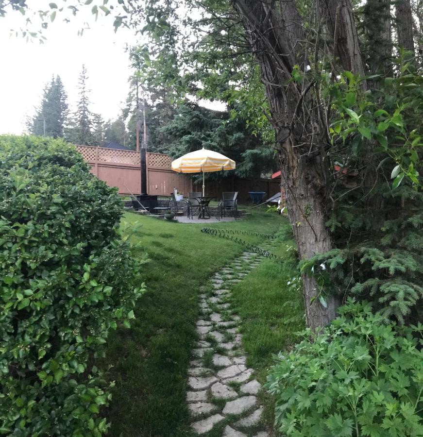 Bed & Breakfast At Wits End Banff